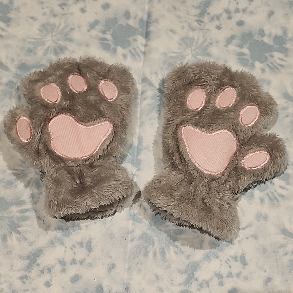 Gray Furry Paw Gloves with Pink Pads